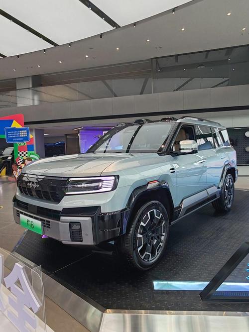 成都195比亚迪方程豹硬派越野的爆款，英菲尼迪35周年与你共成长